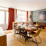 Place Des Vosges Apartment With Air Conditioning