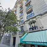 Place Des Vosges Apartment With Air Conditioning