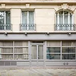 Place Des Vosges Apartment With Air Conditioning