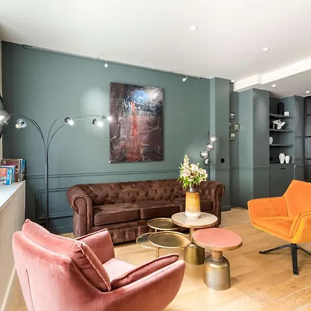 Apartment Place Des Vosges With Air Conditioning Paris
