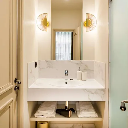 Apartment Place Des Vosges With Air Conditioning *